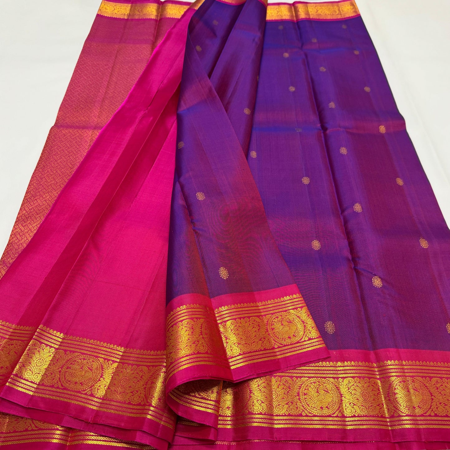Kanjivaram pure silk handloom double warp contrast grand pallu and blouse  
*Gold zari*