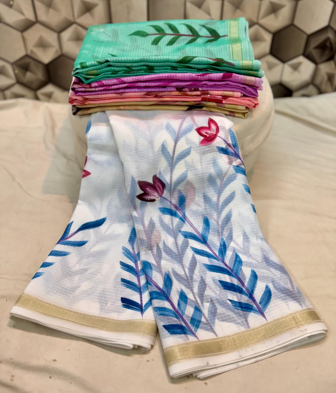 HANDWOVEN BANARASI KOTA CHEK HAND BRUSH PRINT SAREE*