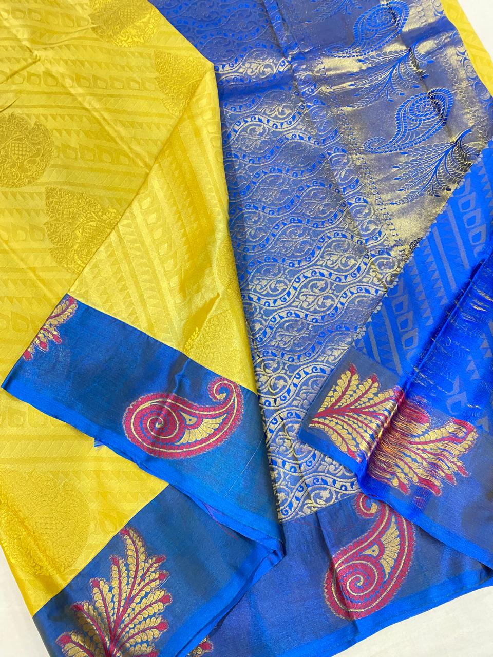 Kanchipuram semi silk sarees
Beautiful Design
beautiful Semi 20%pure mixed soft silk sarees*