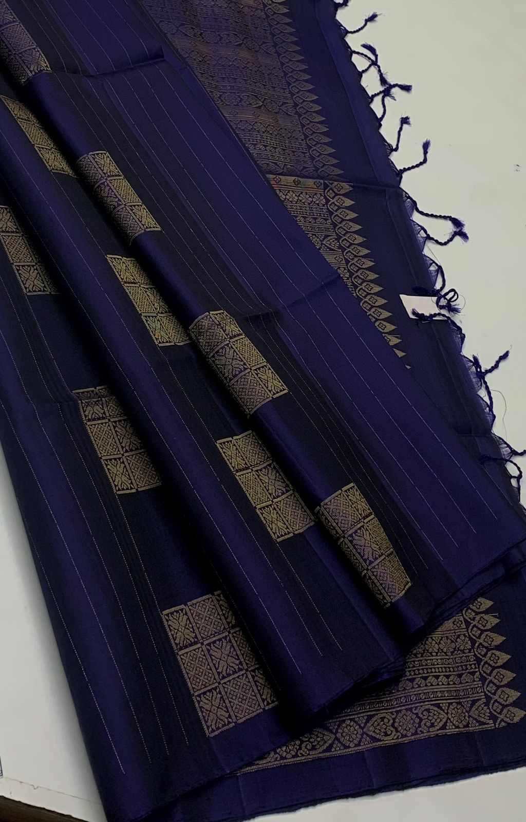 Pure handloom borderless Double warp soft silk sarees collections ..with contrast Pallu and blouse