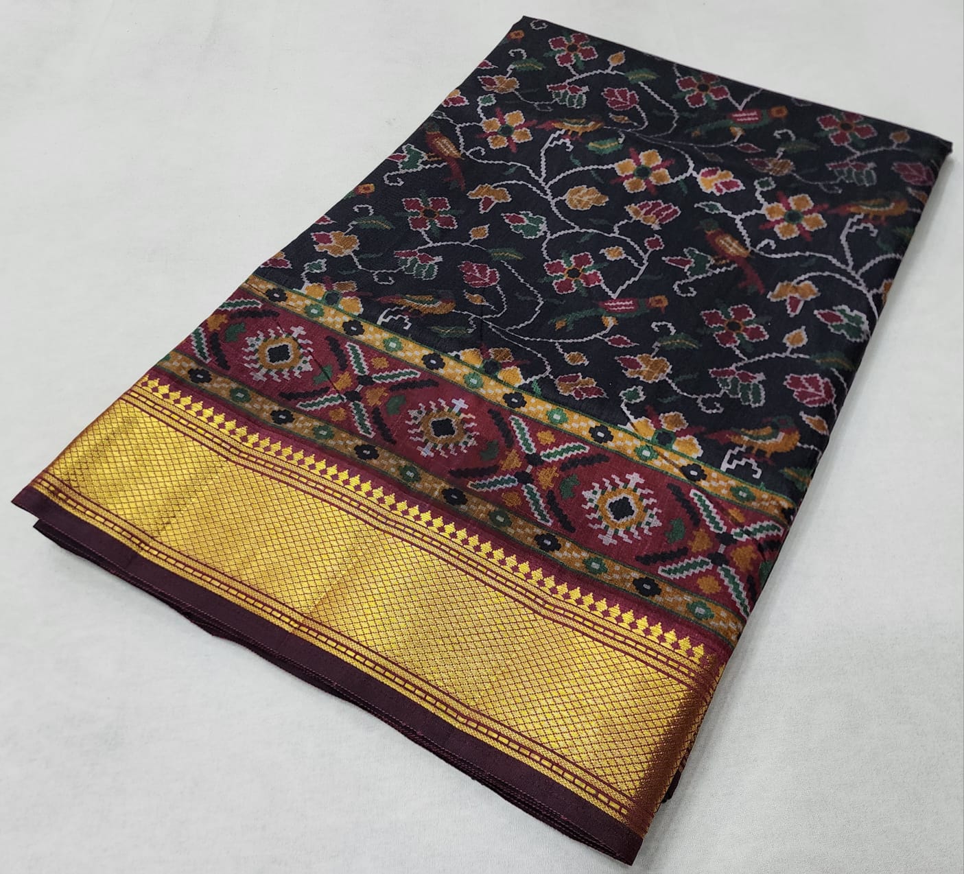 Sana silk Pochampalli print! 
Zari border! Saree