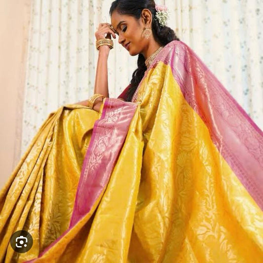 Kanchipuram Handloom pure silk saree
Beautiful fancy Design
gold zari fancy   Korvai  border wedding beautiful  type sarees*