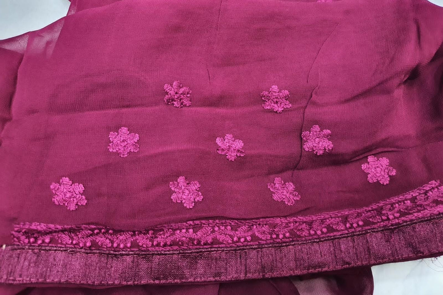 ALLOVER PURE LUCKNOWI CHIKANKARI SAREE ON PURE VISCOS saree*