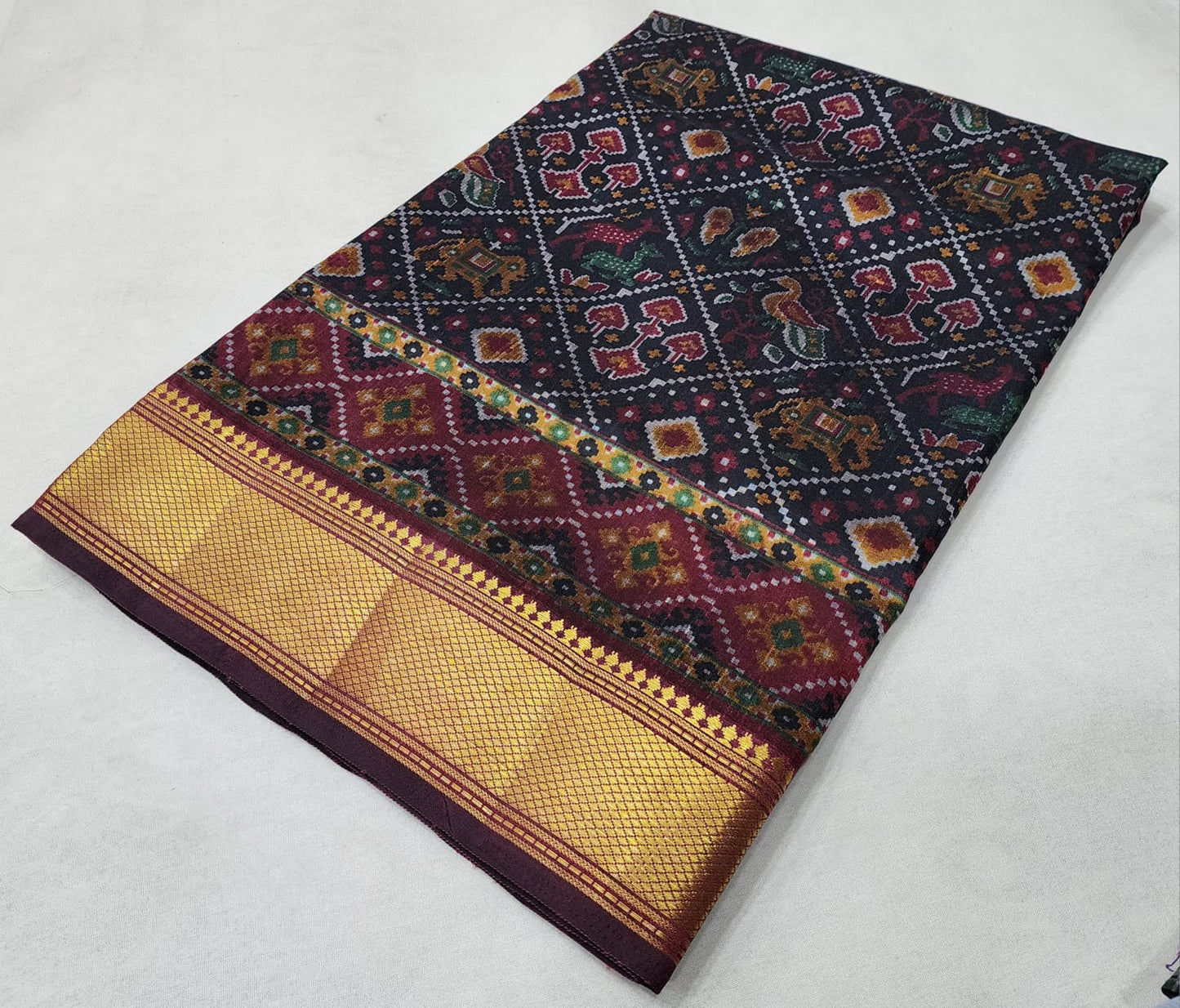 Sana silk Pochampalli print! 
Zari border! Saree