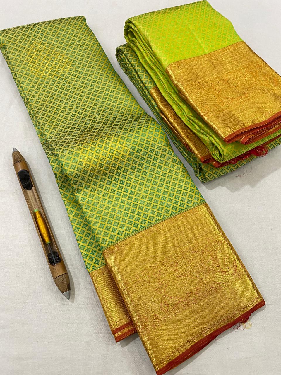 Kanchipuram Handloom pure silk saree
Beautiful fancy Design
gold zari beautiful embossed butta type sarees*