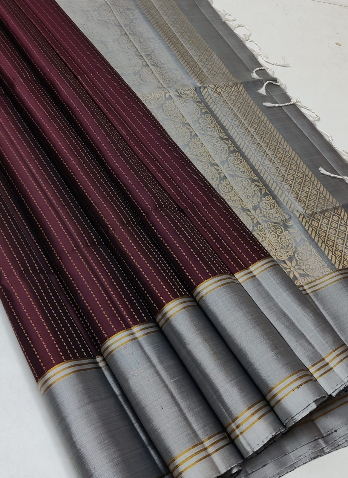 Pure handloom Double warp soft silk saree
Fansy sarees
With silk mark certificate