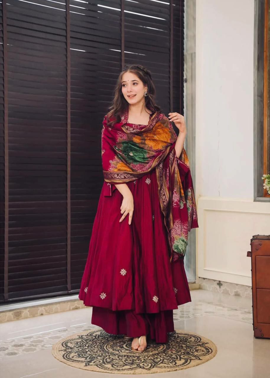 Beautiful palazzo suit set Pure Chinnon Silk With Embroidery Work With Fancy Full Sleeve
Top Inner  :Heavy Micro Cotton
Top Length:-48-49Inch
Top Size
M(38),L(40),Xl(42),XXL(44)
(FULLY STITCHED READY TO WEAR)