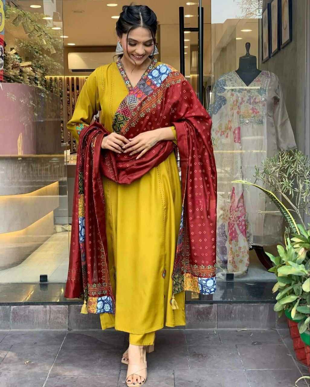 Suti set KAJRI ROMAN SILK WITH HAND WORK