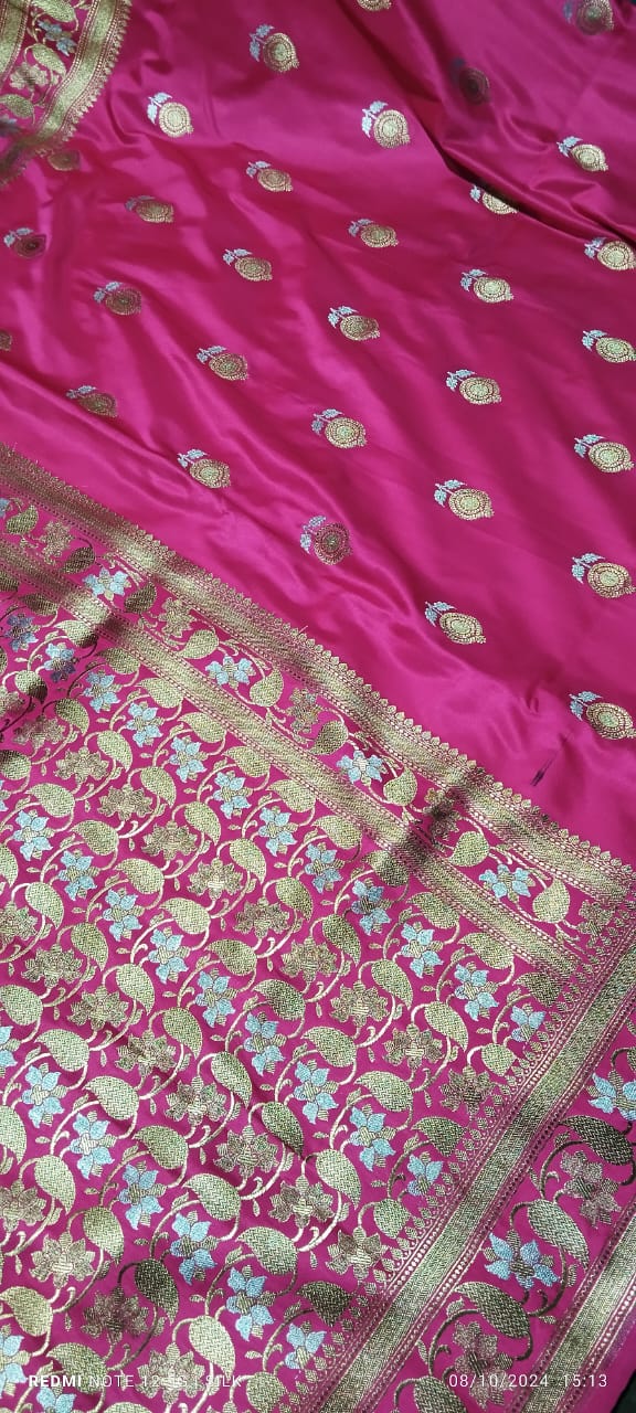 EXCELLENT BANARASI MASHRU SILK SAREES SMOOTH AND SOFT SAREES LIKE PREMIUM KATAN WITH BEAUTIFUL CHAAND SITARA BUTI
WITH BEAUTIFUL BLOUSE PIECE