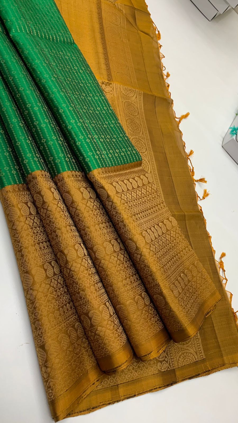 Pure handloom  borderless Allself bridal Double warp soft silk sarees collections ..with contrast Pallu and blouse