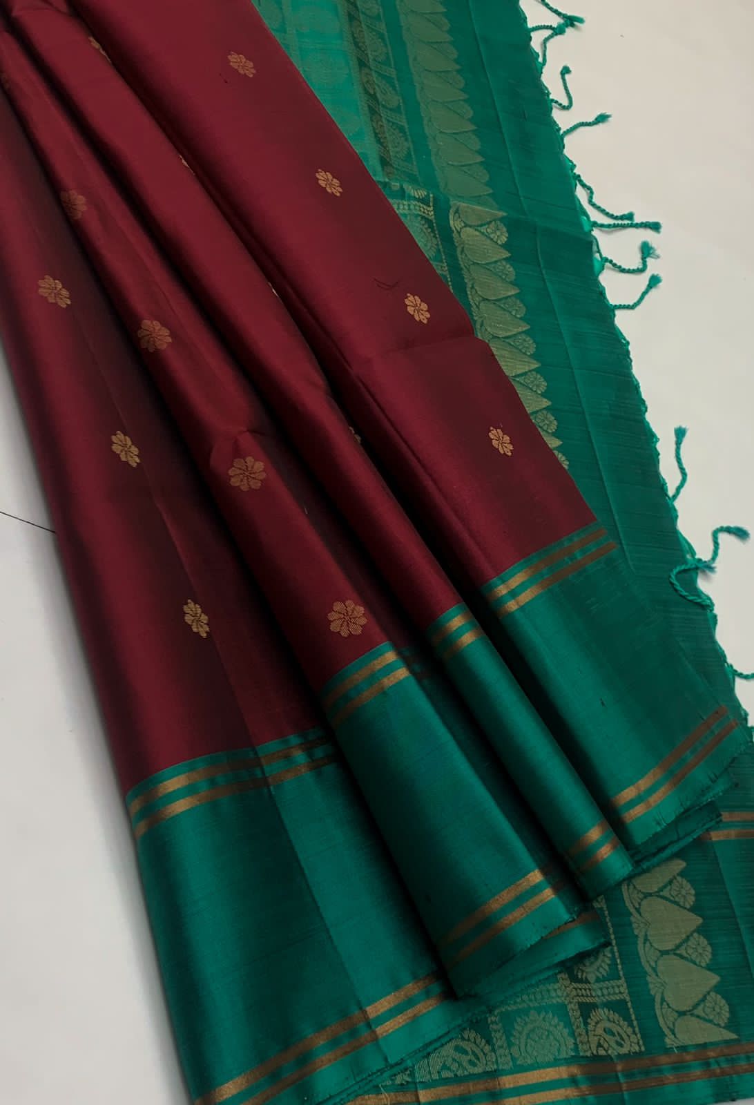 Pure handloom fancy design borderless Double warp soft silk sarees collections                               with contrast Pallu and blouse