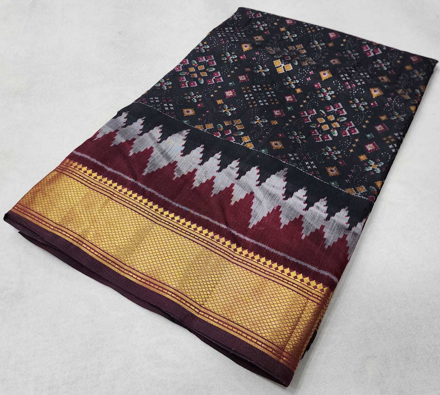 Sana silk Pochampalli print! 
Zari border! Saree