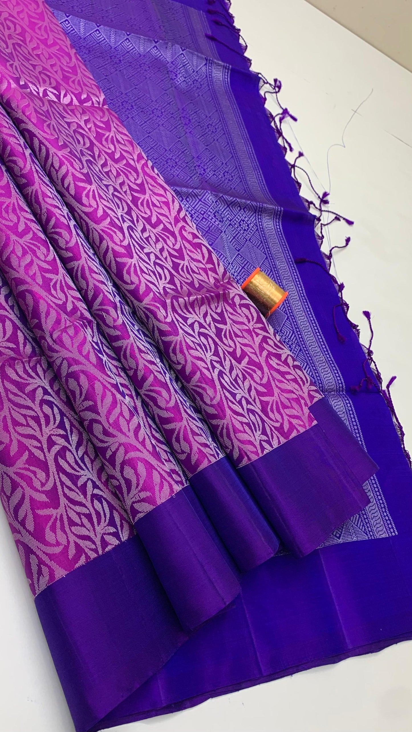 Pure handloom borderless  Bridal Double warp soft silk sarees collections