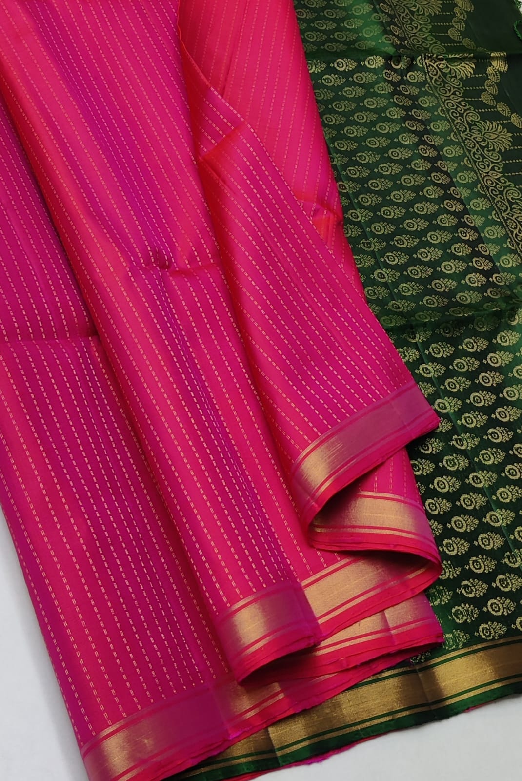 Pure handloom Double warp soft silk saree
Fansy sarees