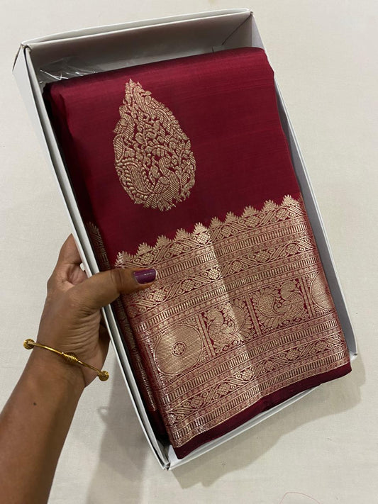 Kanchipuram Handloom pure silk saree
Beautiful fancy Design
silver zari beautiful butta type sarees*