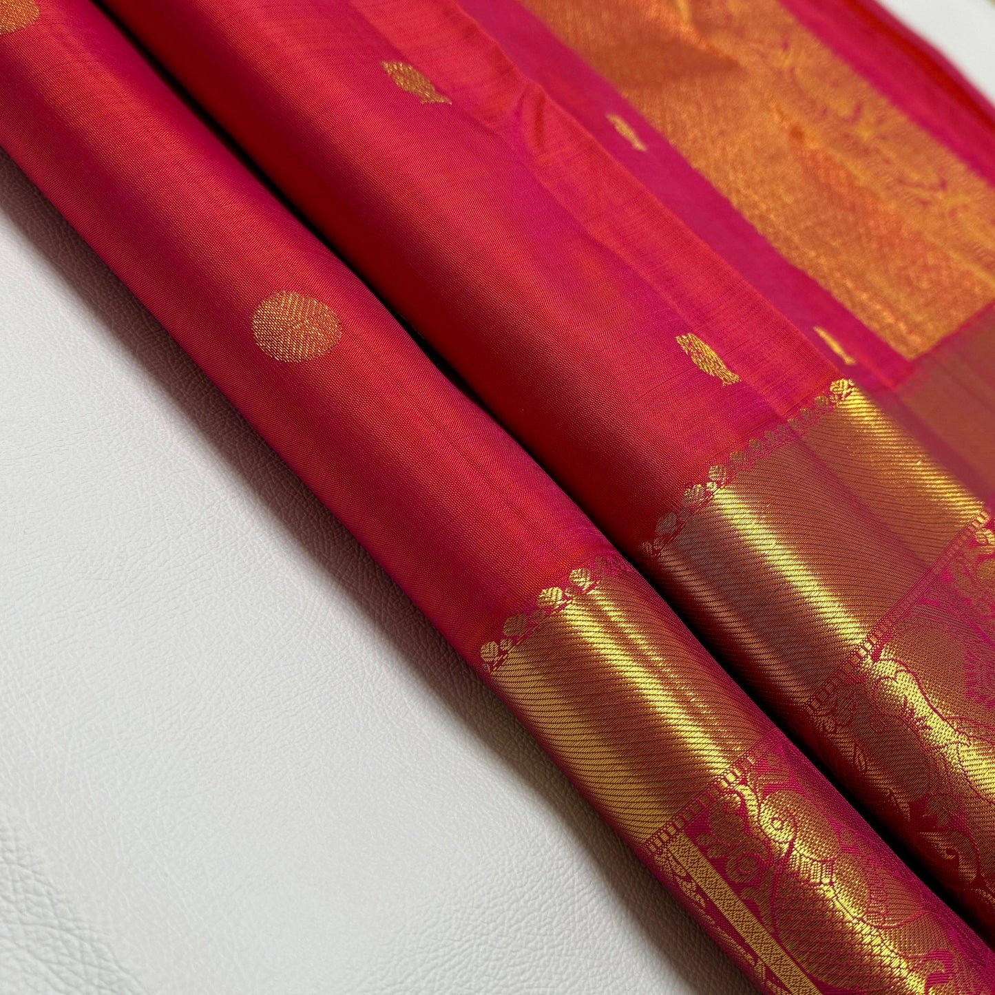 Kanjivaram pure silk handloom double warp self grand pallu and blouse *Gold zari* 
*SILK MARK TAG WITH HOLOGRAM*