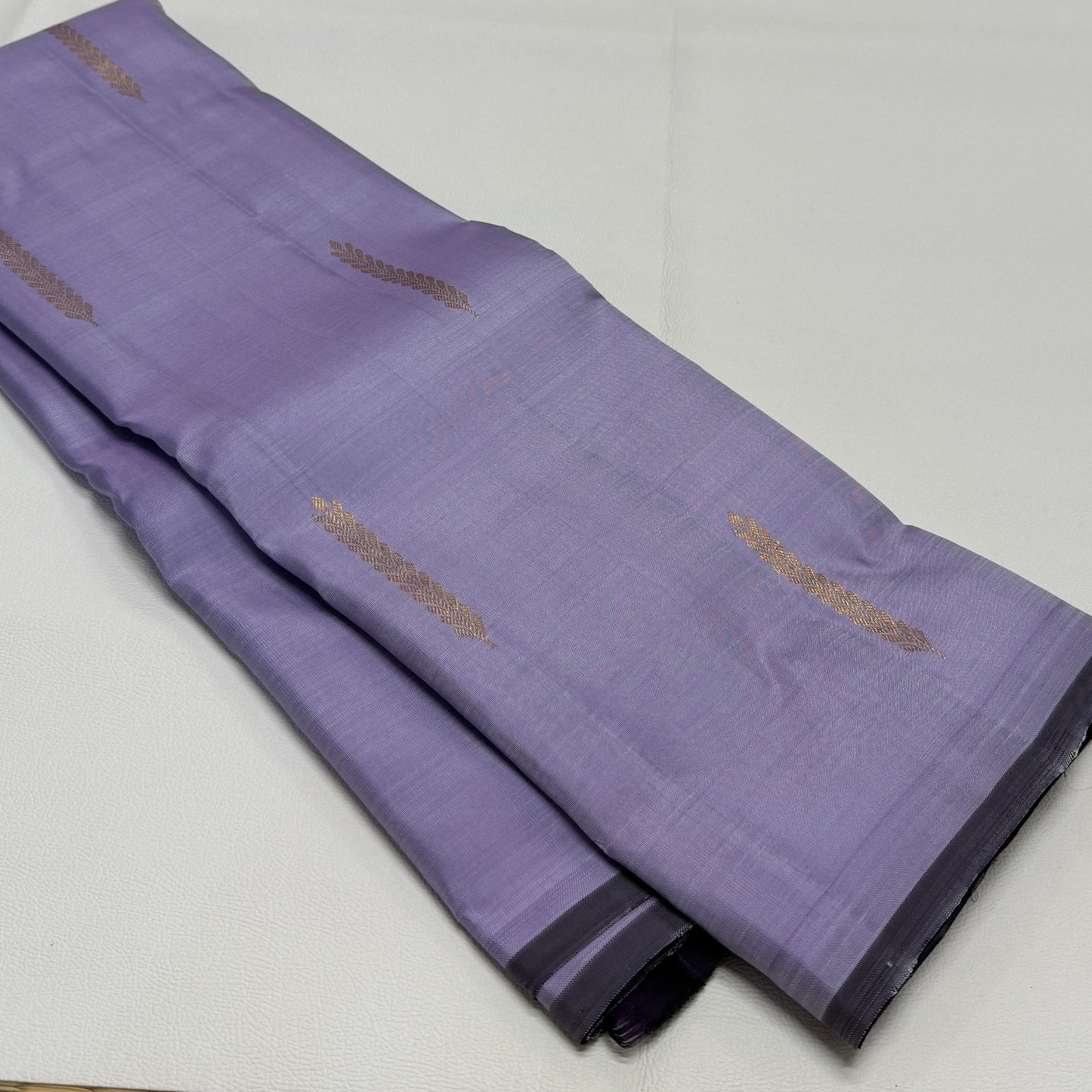 Kanjivaram pure silk handloom double warp contrast grand pallu and blouse 
*SILK MARK TAG WITH HOLOGRAM*