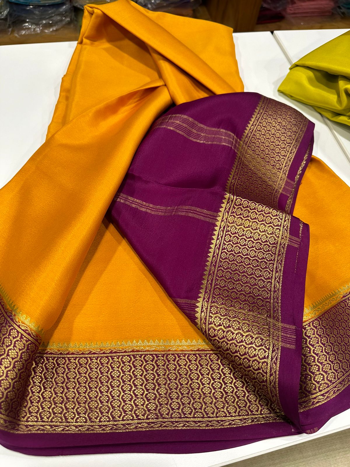 Pure Mysore silk sarees 🤩
100 grm thickness 
Traditional  border