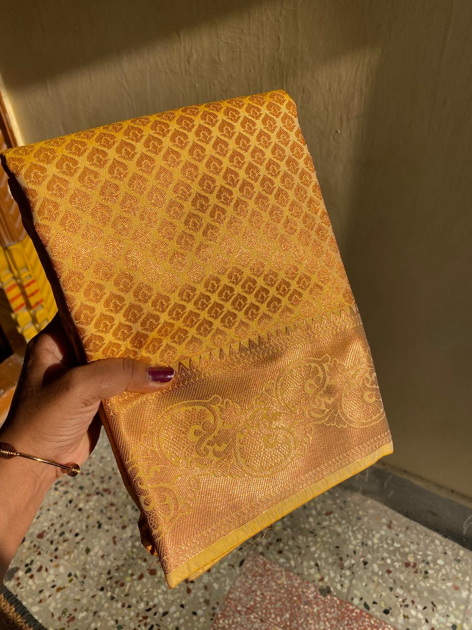 Kanchipuram Semi silk saree
Super quality
beautiful full copper type sarees*