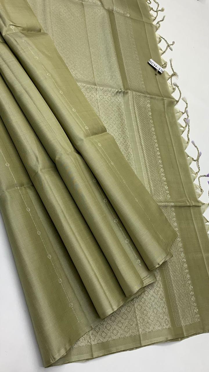 Pure handloom borderless Double warp soft silk sarees collections with self colour contrast Pallu and blouse