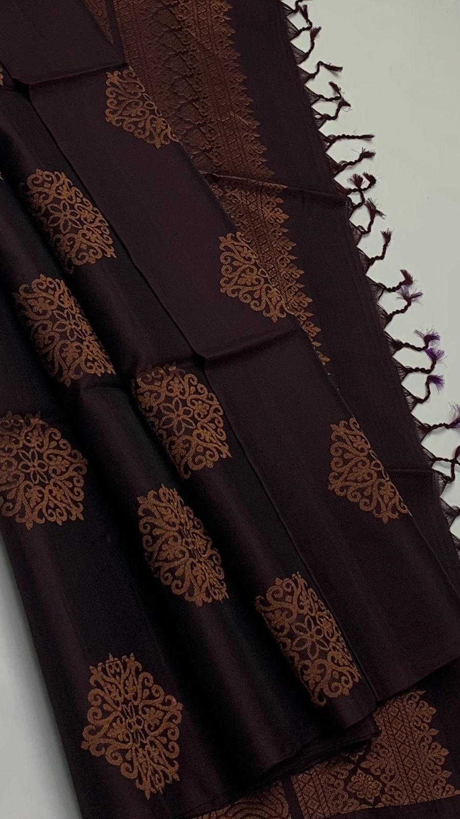 Pure handloom borderless Double warp soft silk sarees collections ..with contrast Pallu and blouse