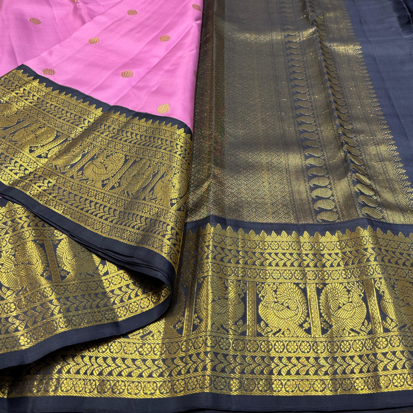 Kanjivaram pure silk handloom double warp contrast grand pallu and blouse Double side korvai border