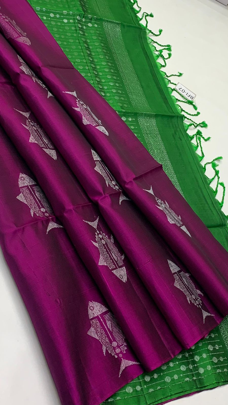 Pure handloom borderless Double warp soft silk sarees collections ..with contrast Pallu and blouse