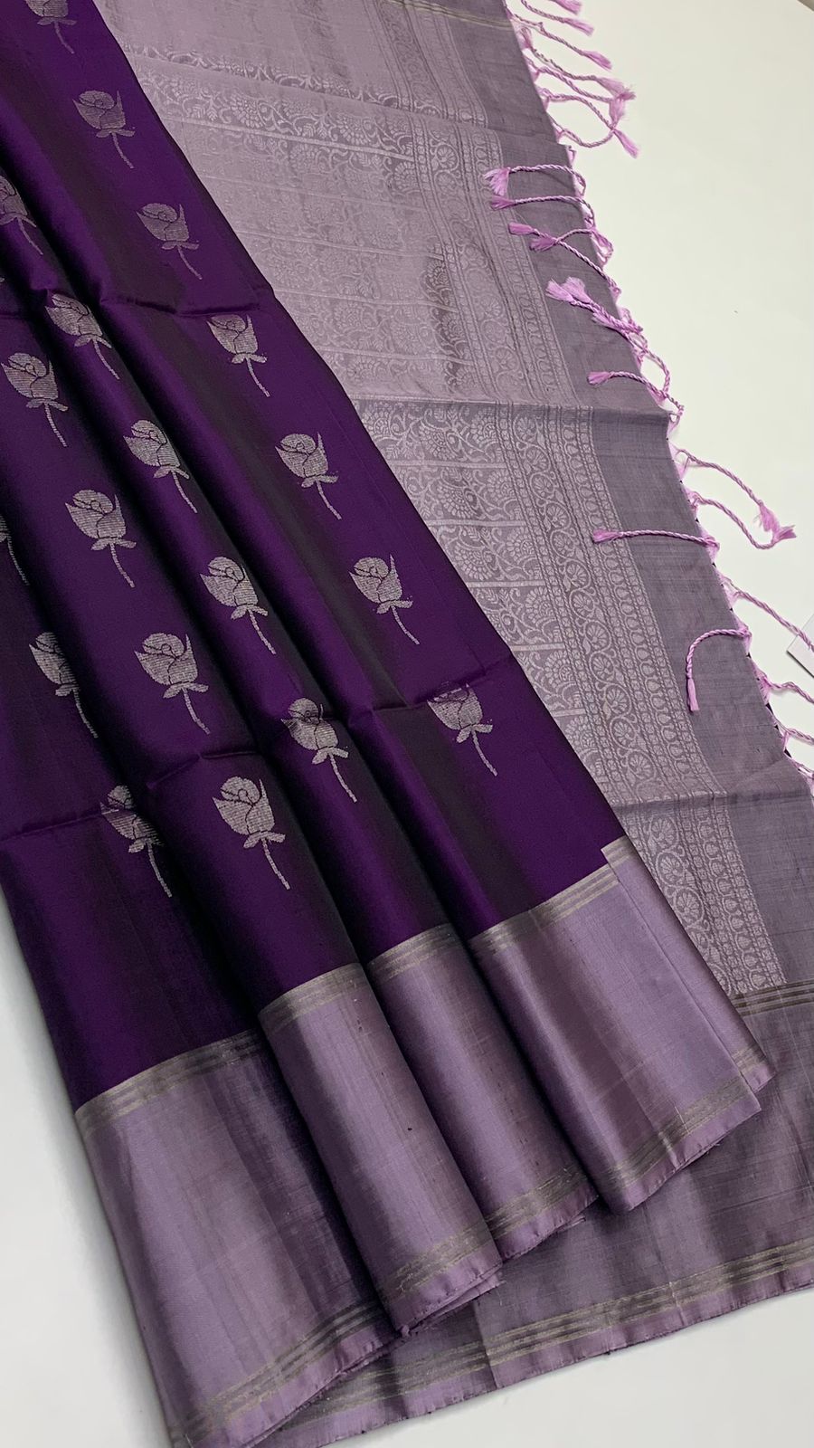 Pure handloom fancy design borderless Double warp soft silk sarees collections with contrast Pallu and blouse