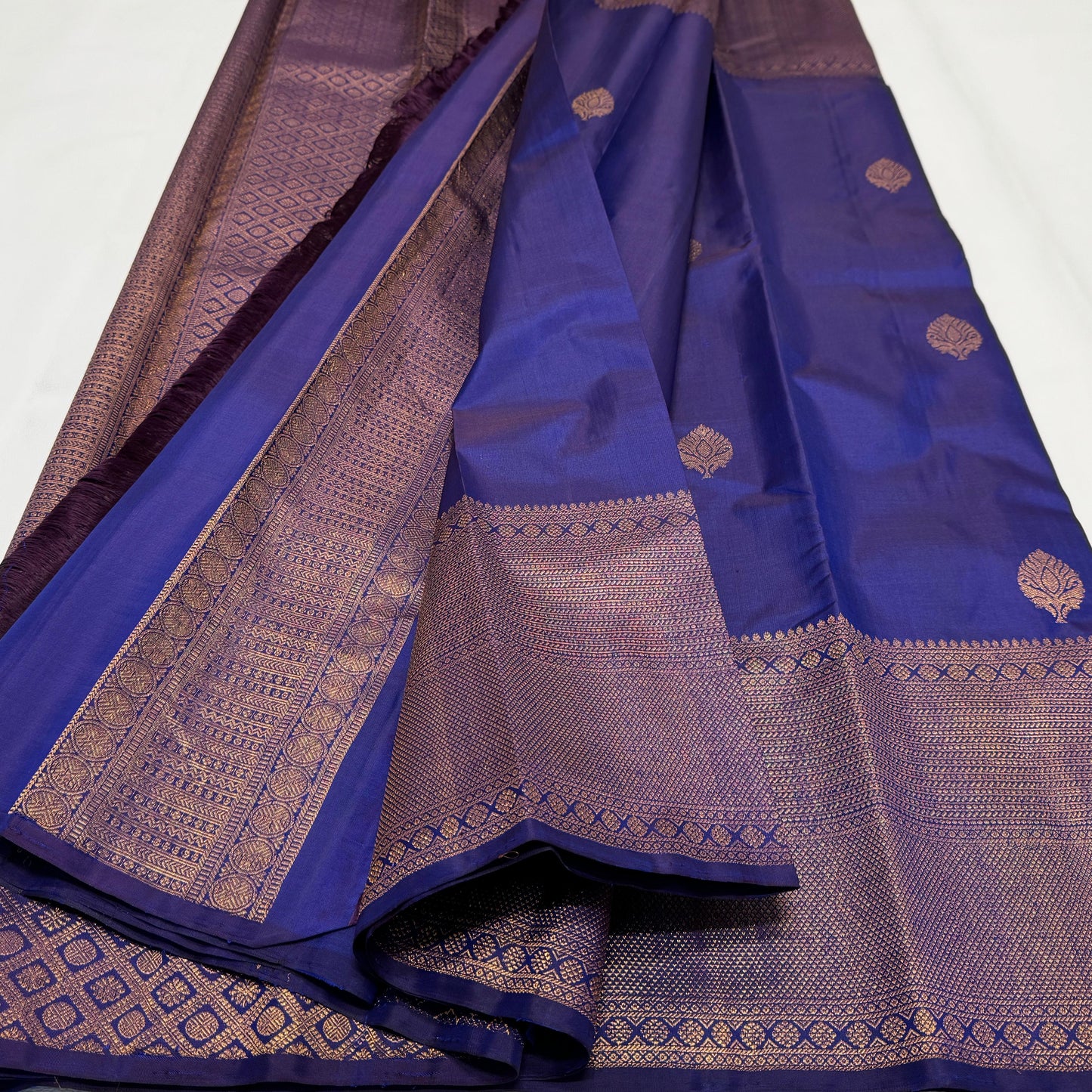 Kanchipuram pure silk handloom double warp self grand pallu and blouse *Double side turning border bridal* 
*SILK MARK TAG WITH HOLOGRAM*