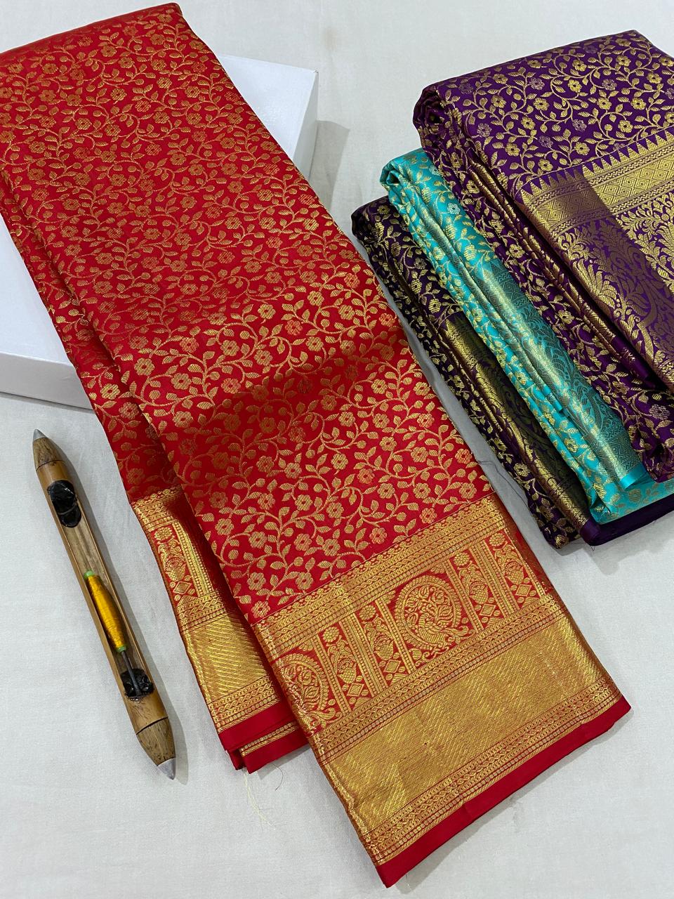 Kanchipuram Handloom pure silk saree
Beautiful fancy Design
gold  zari fancy over all floral beautiful Wedding type sarees*