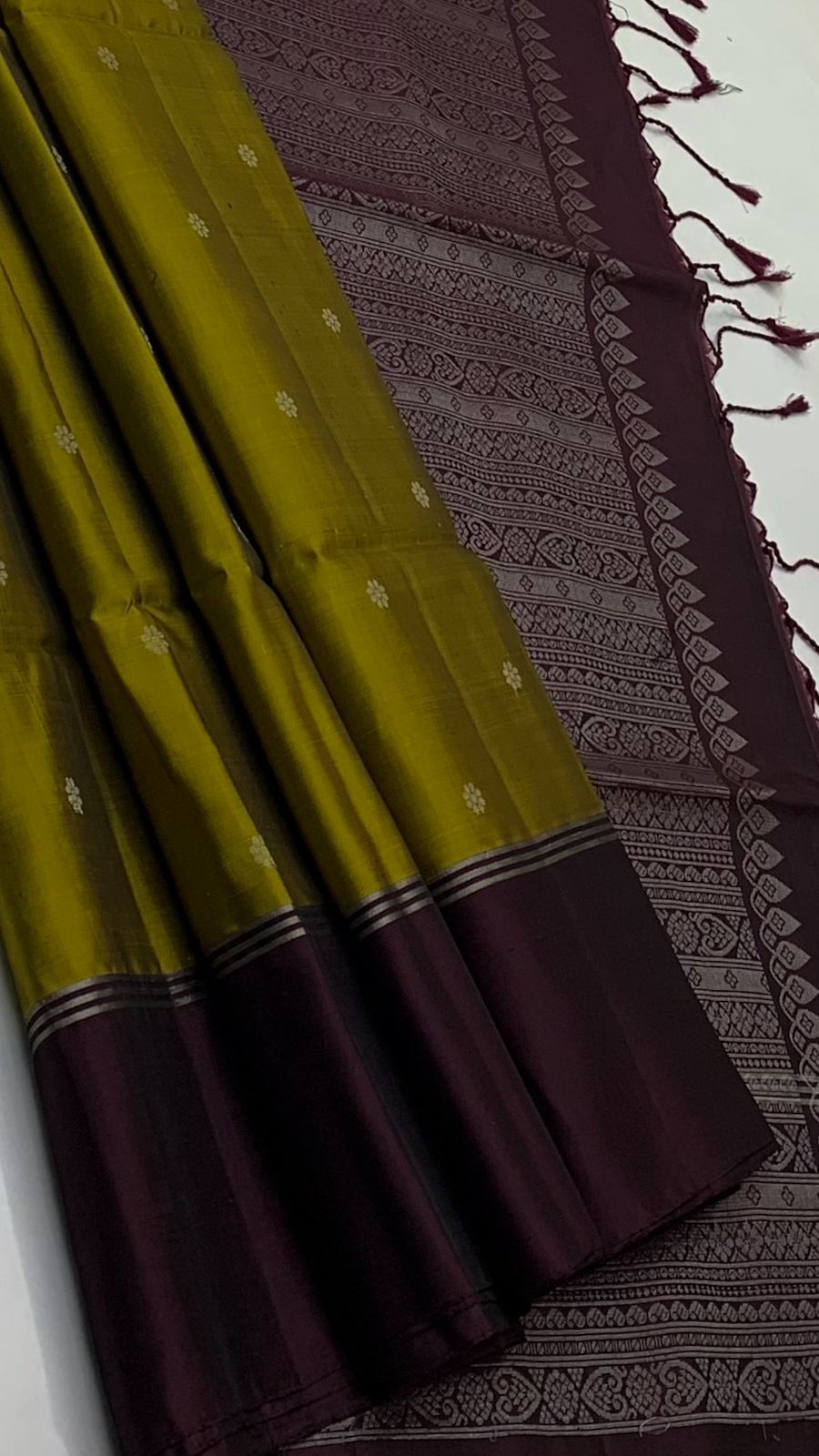 Pure handloom fancy design borderless Double warp soft silk sarees collections                               with contrast Pallu and blouse
