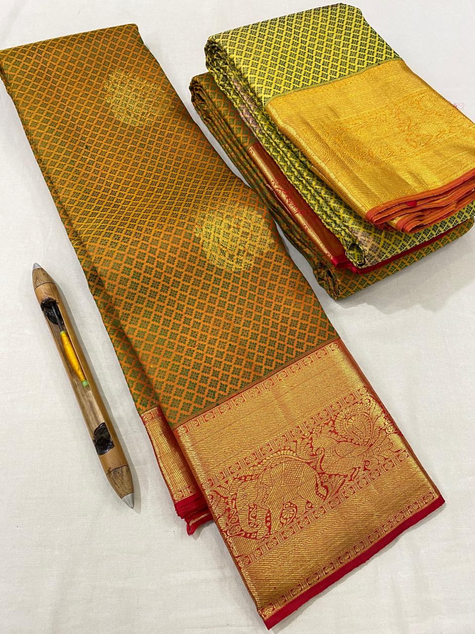 Kanchipuram Handloom pure silk saree
Beautiful fancy Design
gold zari beautiful embossed butta type sarees*