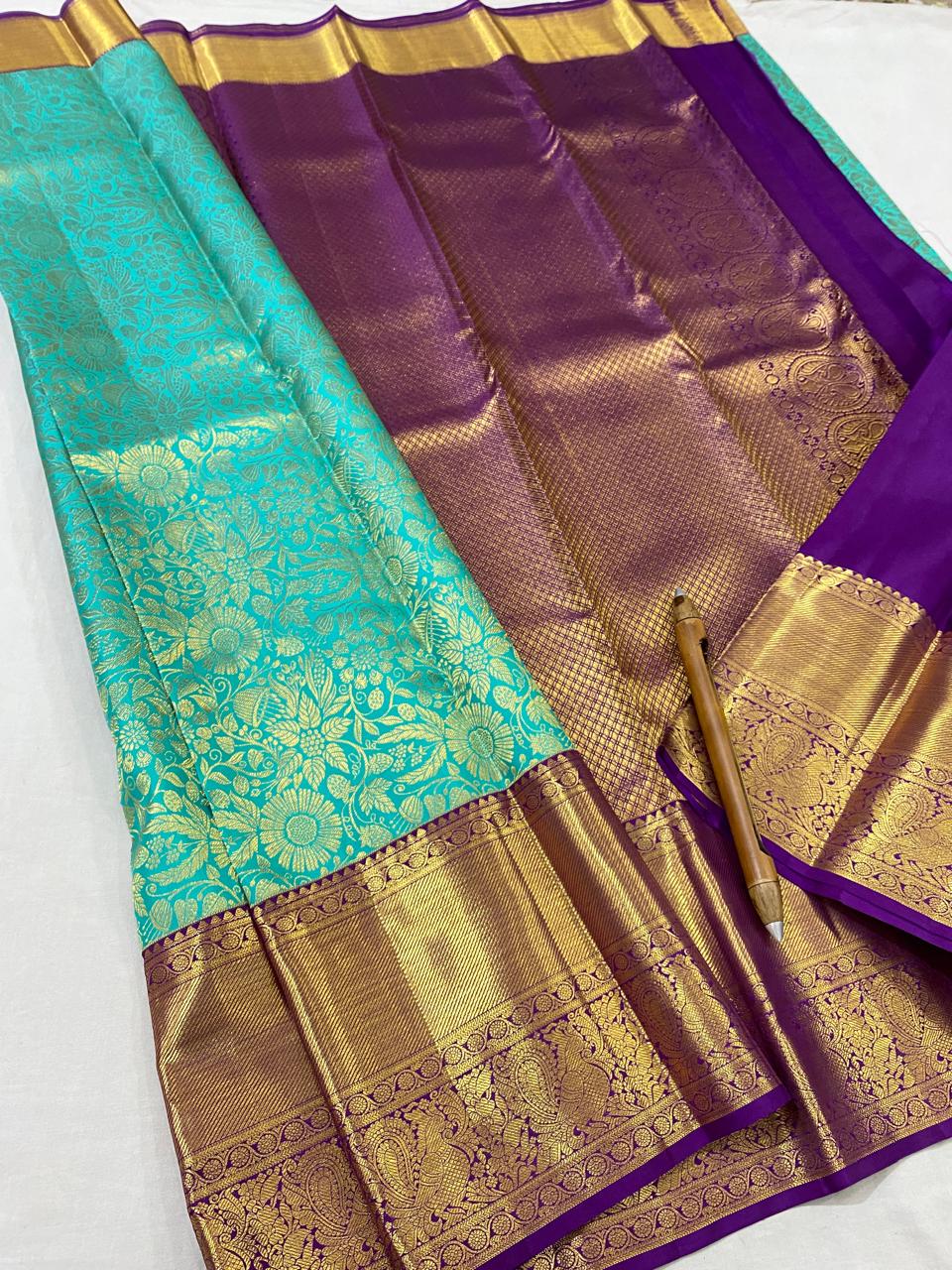 Kanchipuram Handloom pure silk saree
Beautiful fancy Design 
gold zari fancy Korvai border wedding beautiful type sarees*