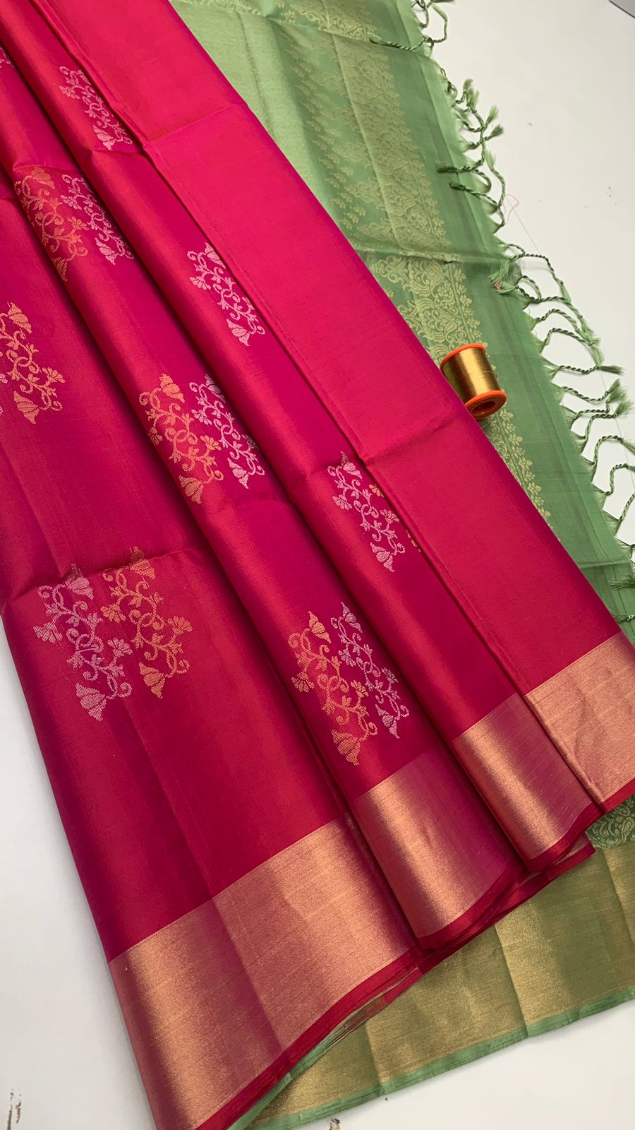Pure handloom jari border , borderless Double warp soft silk sarees collections with contrast Pallu and blouse