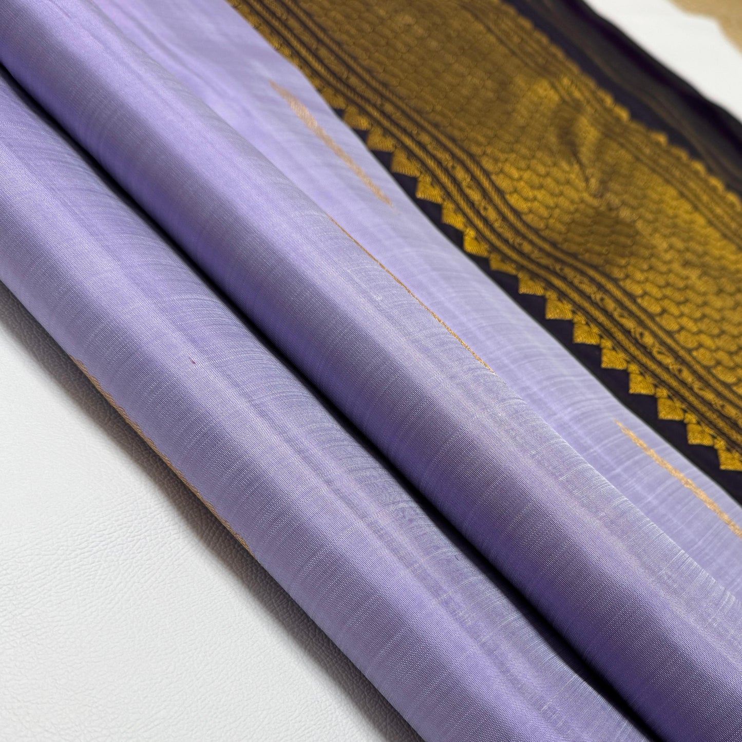 Kanjivaram pure silk handloom double warp contrast grand pallu and blouse 
*SILK MARK TAG WITH HOLOGRAM*