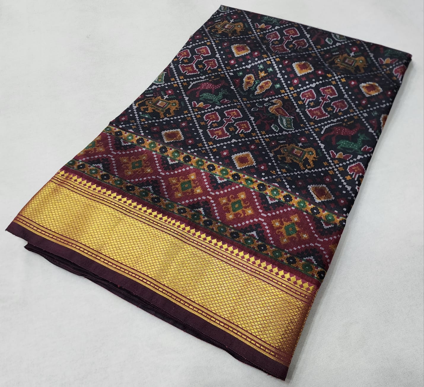 Sana silk Pochampalli print! 
Zari border! Saree