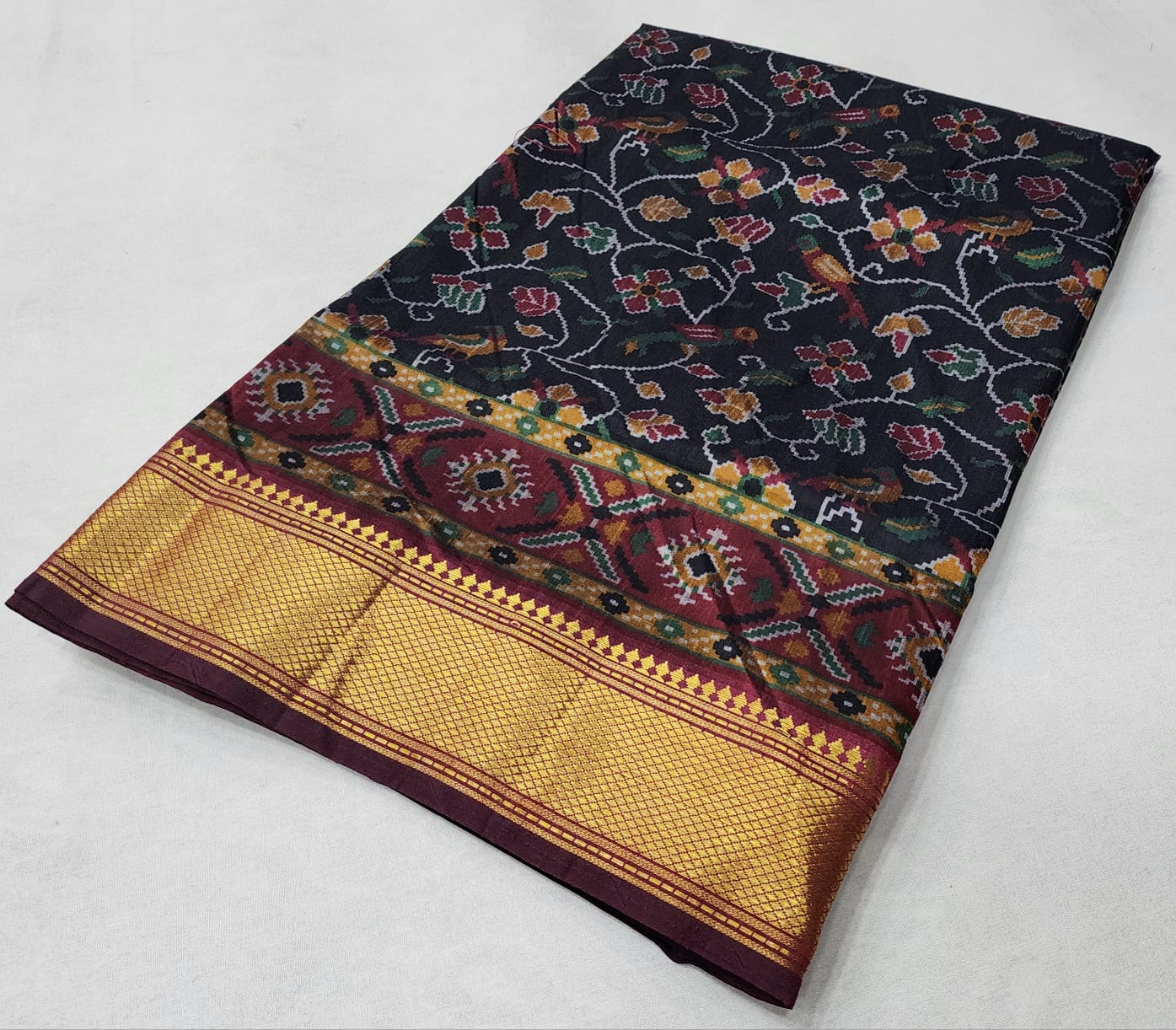 Sana silk Pochampalli print! 
Zari border! Saree