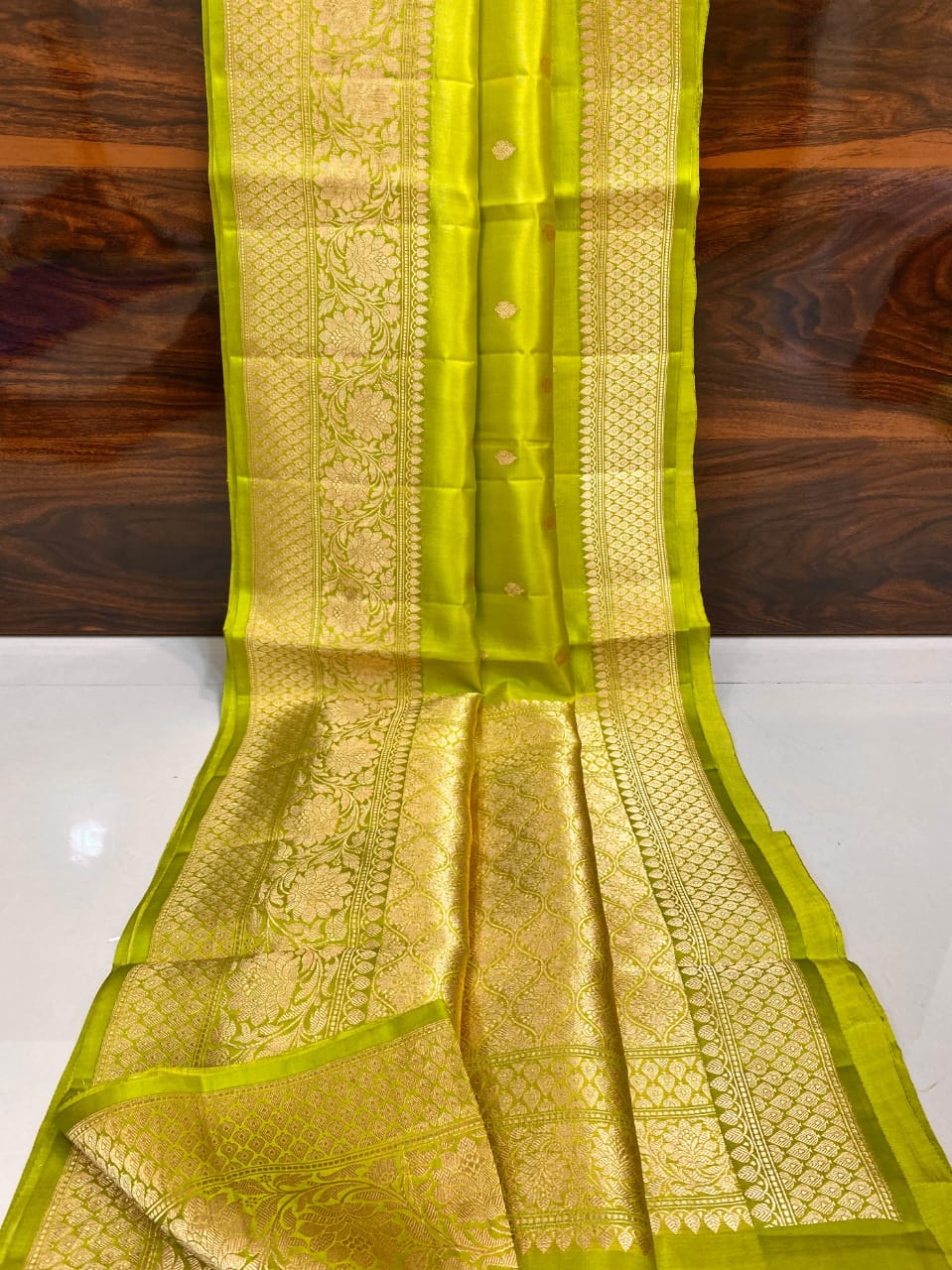 Banarsi Fancy Beautiful Pure Raw Mango Sarees
Pure Raw Mango Kaduwa Meenakari Handloom Silk Sarees* 
With Silkmark Certificate