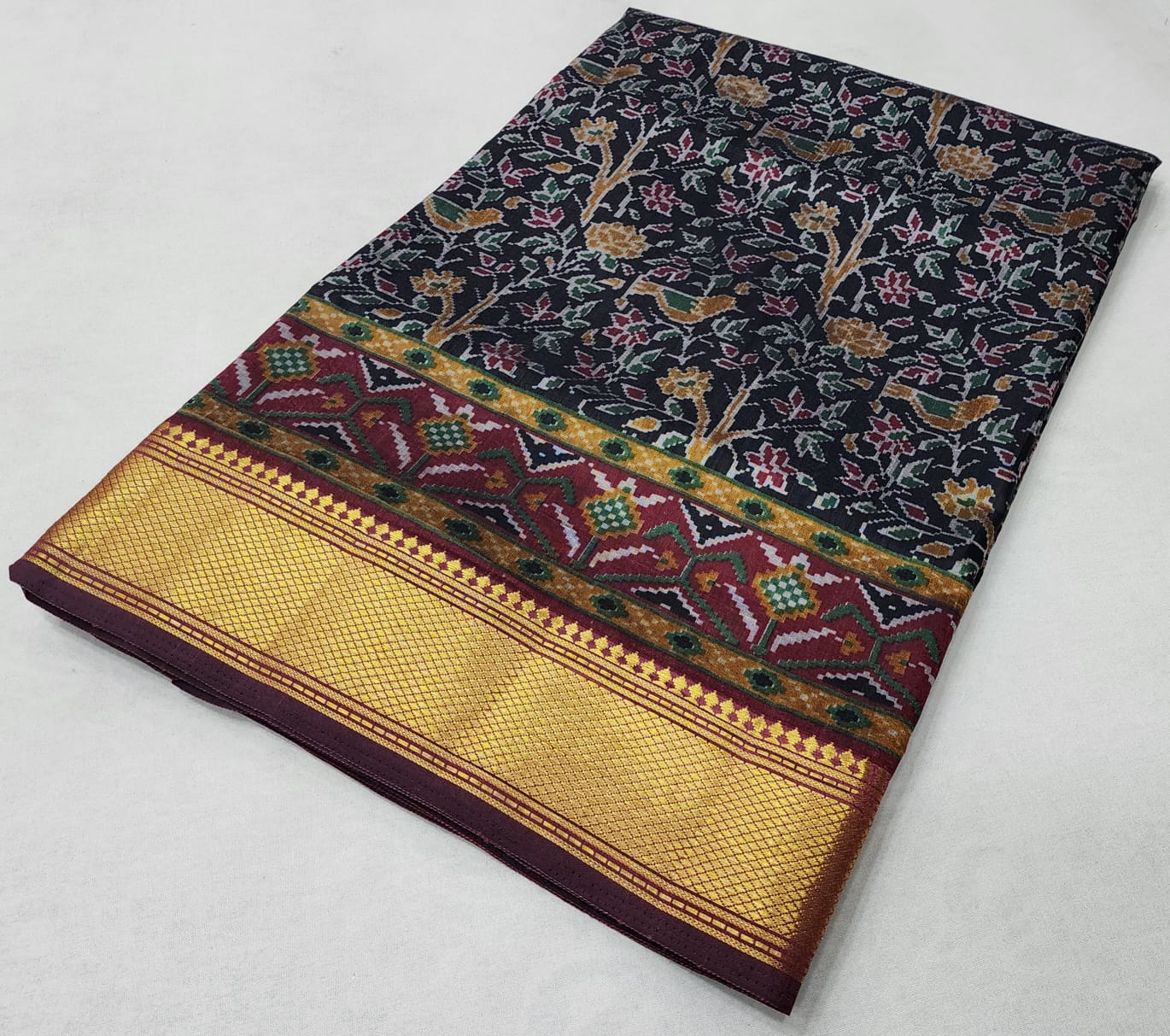 Sana silk Pochampalli print! 
Zari border! Saree