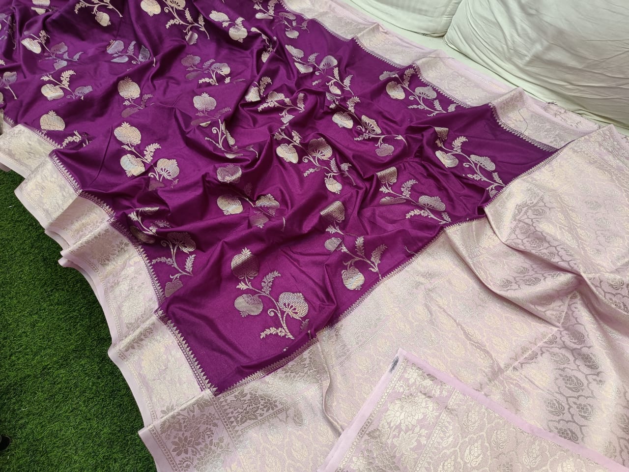Bnarasi Semi katan soft silk saree 
Latest fancy border design
Full body bnarasi flower zari weaving  
weaving designer pallu