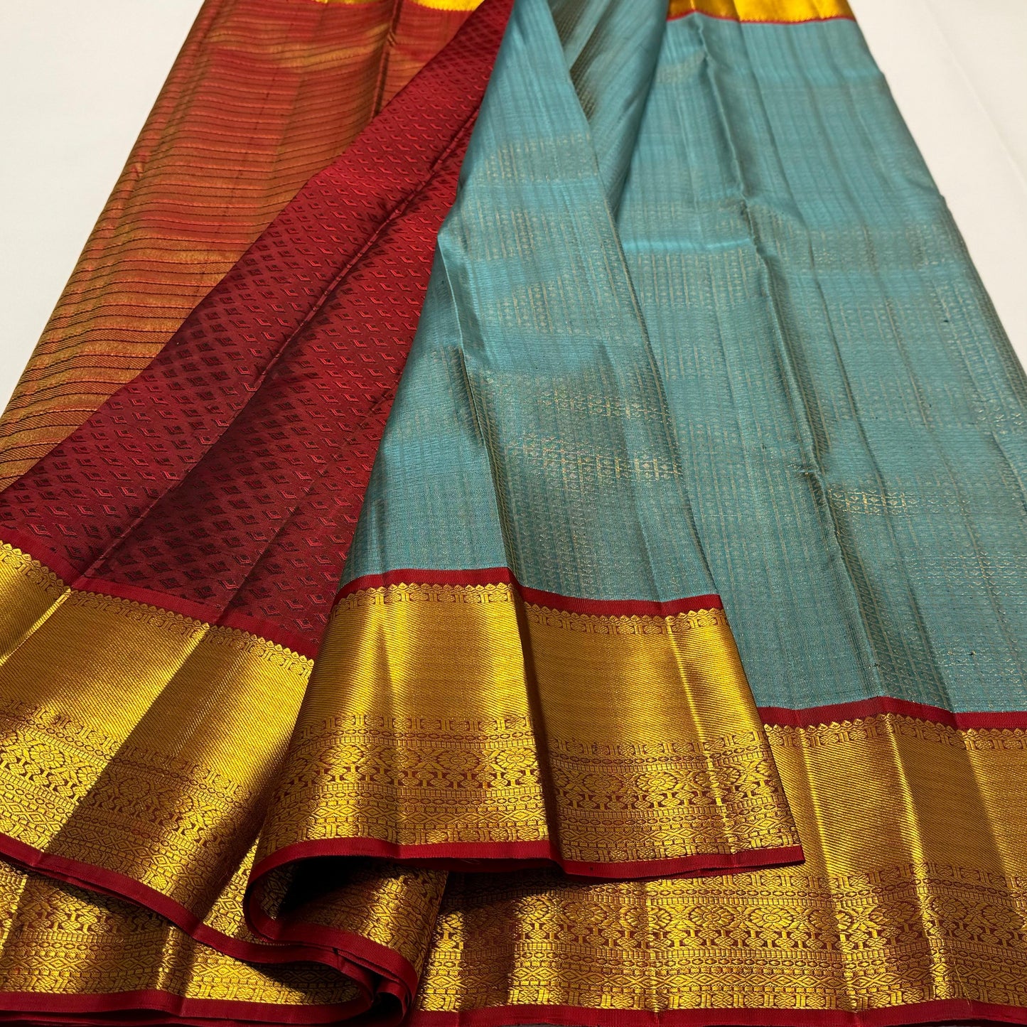 Kanchipuram pure silk handloom double warp contrast grand pallu and blouse *Bridal 1g*
SILK MARK TAG WITH HOLOGRAM*