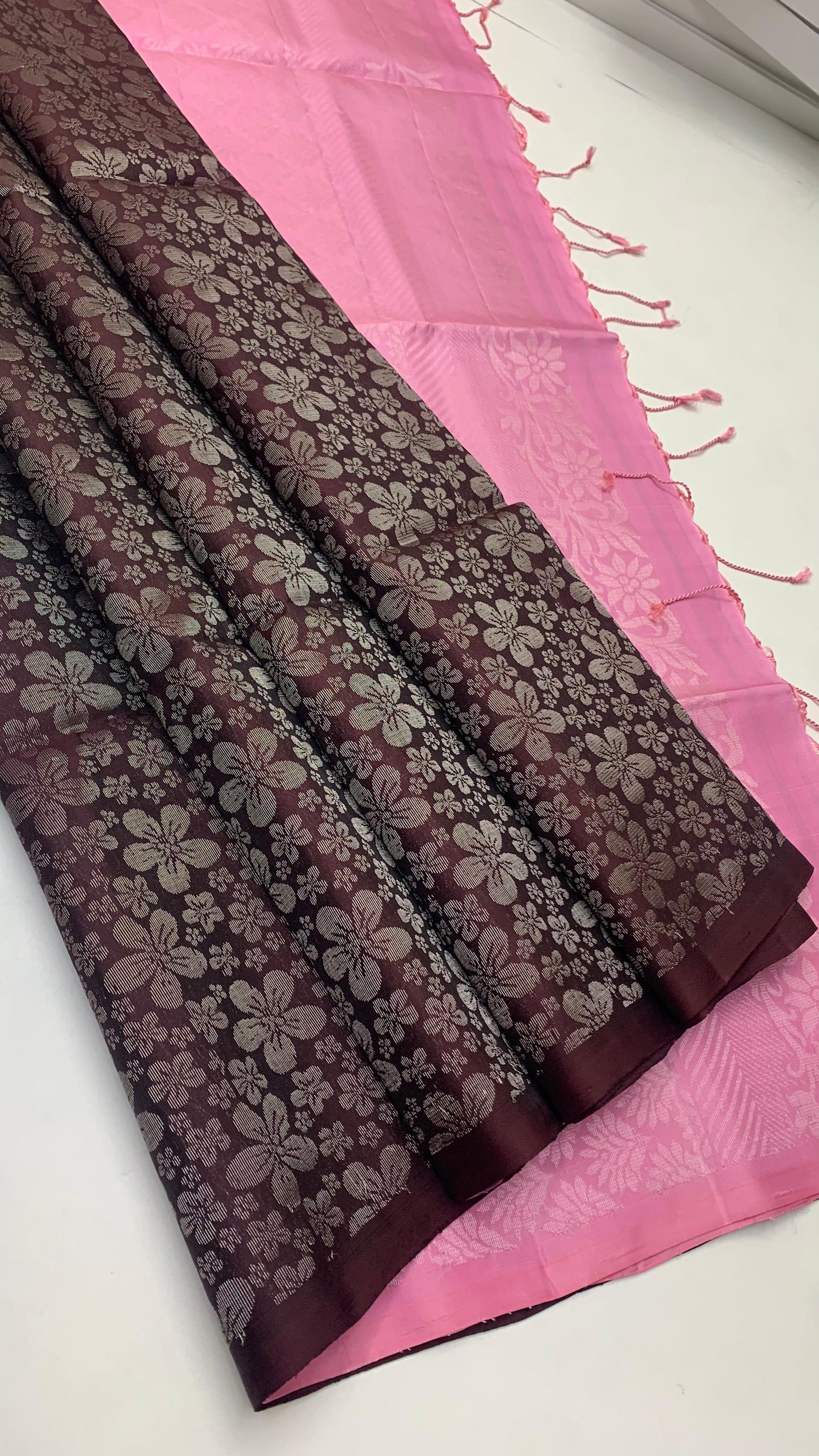 Pure handloom borderless  Bridal Double warp soft silk sarees collections