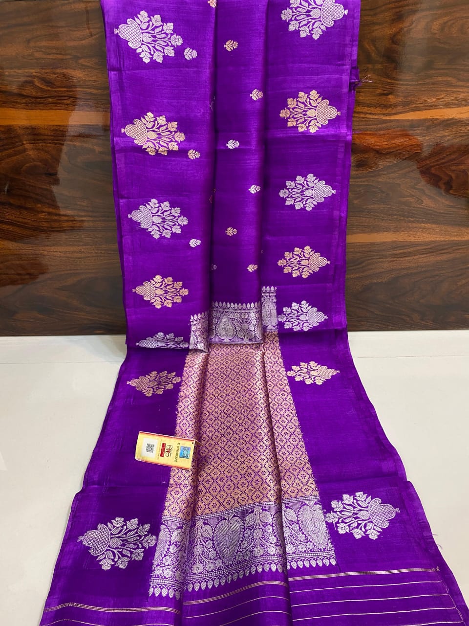 Banarsi Fancy Beautiful Pure Raw Mango Sarees
Pure Raw Mango Kaduwa Meenakari Handloom Silk Sarees* 
With Silkmark Certificate