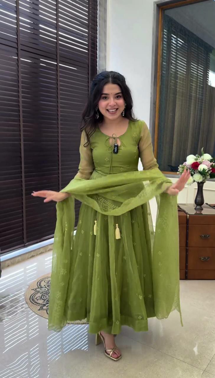 Designer suit set heavy Faux Georgette With Embroidery Work With Fancy Full Sleeve
Top Inner : Heavy Micro Cotton
Top Length:-48-49Inch
Top Size:
 M(38),L(40),Xl(42),XXL(44)
(FULLY STITCHED READY TO WEAR)