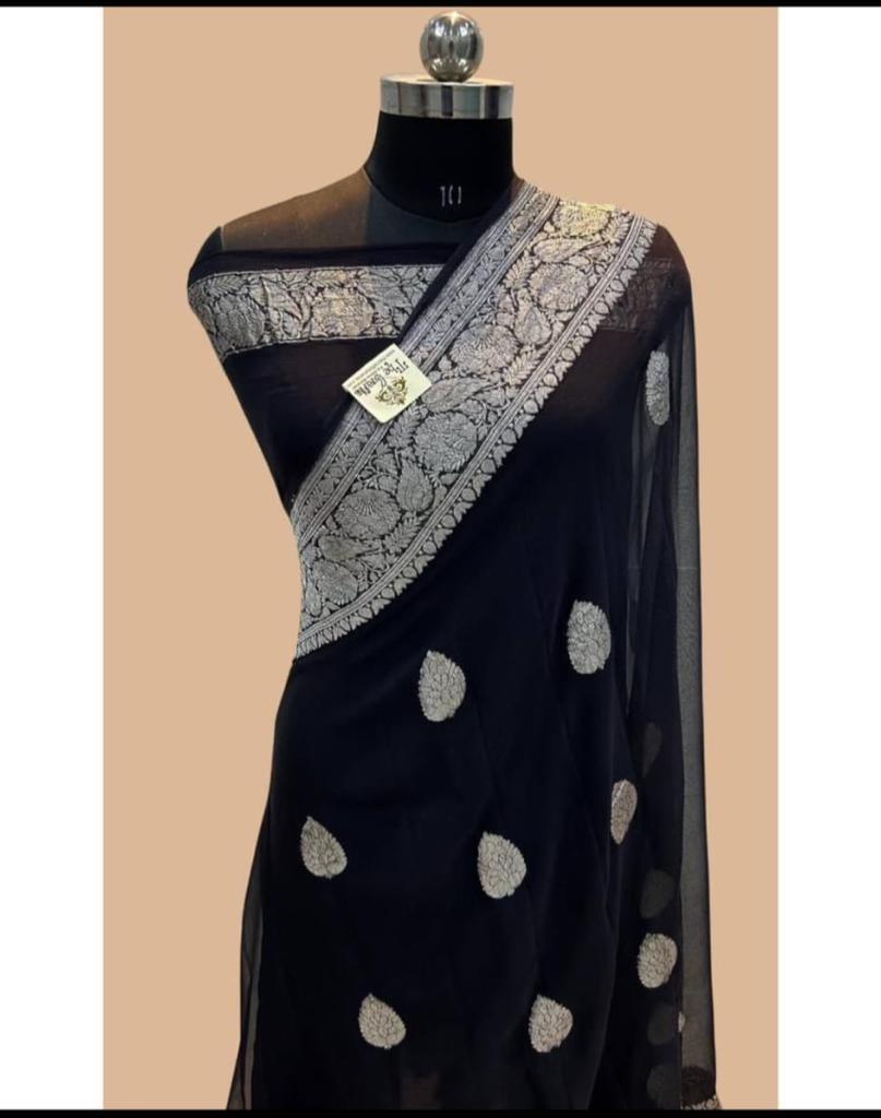 New Banarasi Semi Georgette Sarees
With Silver Zari Buta Good Quality
Banarasi blouse