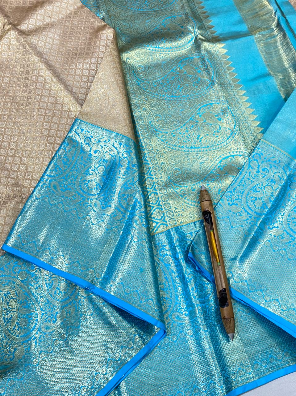 Kanchipuram Handloom pure silk saree
Beautiful fancy Design