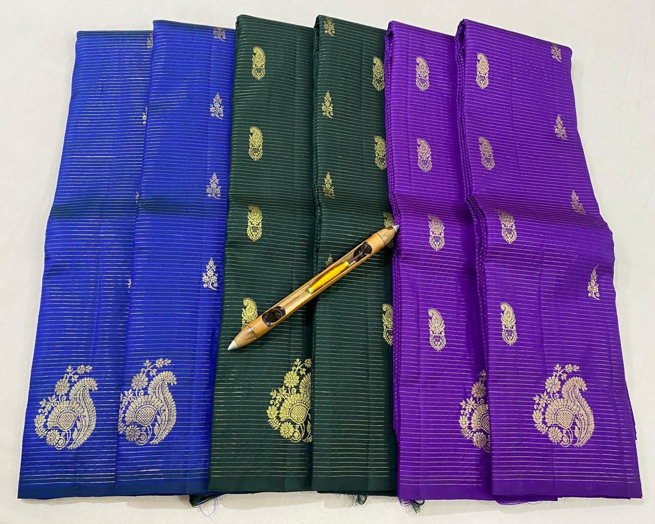 Kanchipuram handloom pure silk saree
Beautiful fancy Design  
beautiful With out border Small butta type sarees*