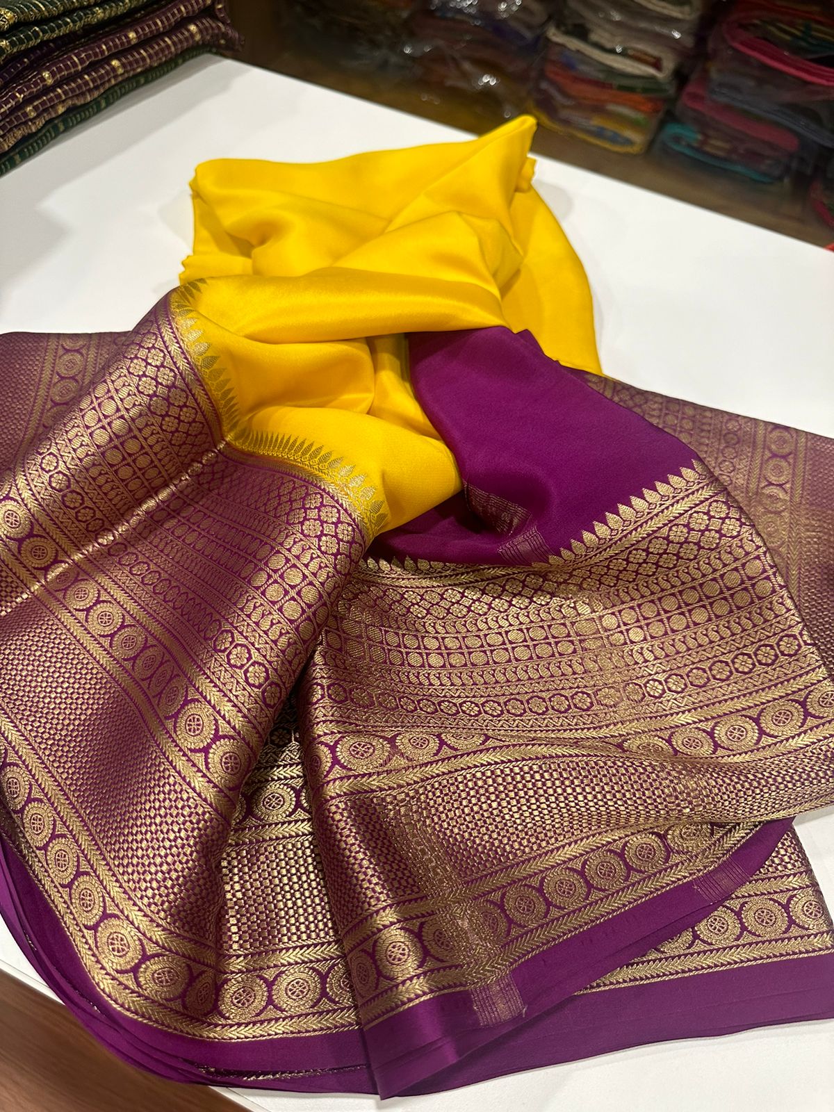 Pure Mysore silk sarees 🤩
100 grm thickness 
Traditional  border