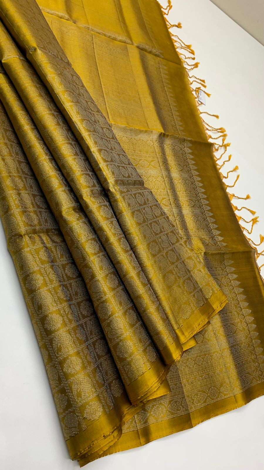 Pure handloom  borderless Allself bridal Double warp soft silk sarees collections ..with contrast Pallu and blouse