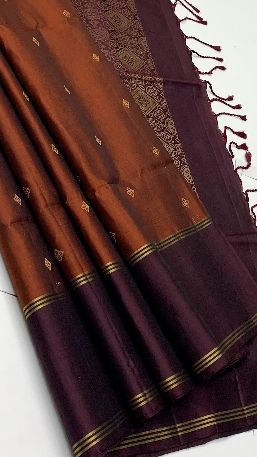 Pure handloom fancy design borderless Double warp soft silk sarees collections with contrast Pallu and blouse